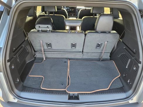 Used 2024 GMC Acadia AT4 w/ Luxury Package AWD/4WD image 13