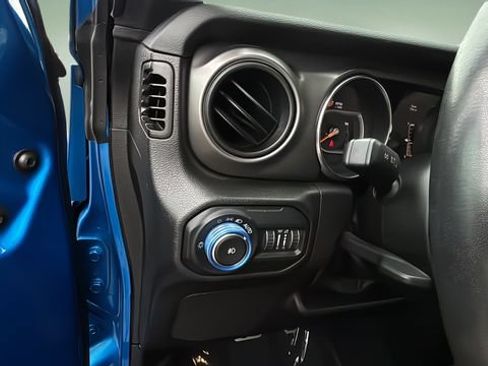 Used 2022 Jeep Wrangler Unlimited Sport AWD/4WD image 21