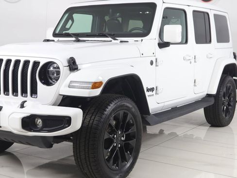 Used 2022 Jeep Wrangler Unlimited Sahara AWD/4WD image 51