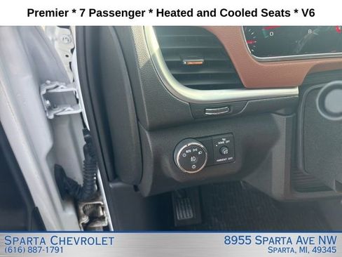 Used 2017 Chevrolet Traverse Premier FWD image 10