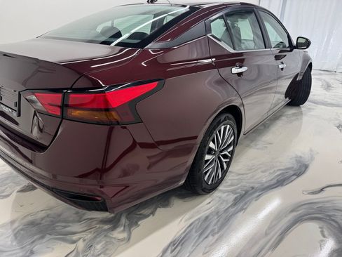 Used 2025 Nissan Altima 2.5 SV FWD image 8