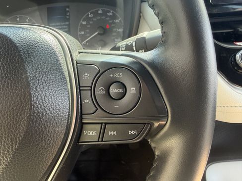 Used 2025 Toyota Corolla SE FWD image 29