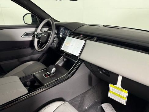 Certified 2026 Land Rover Range Rover Velar Dynamic SE image 33
