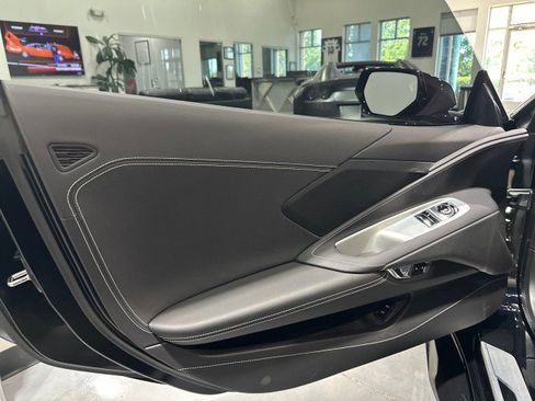 Used 2025 Chevrolet Corvette Z06 RWD image 35