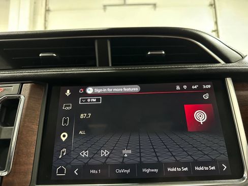 Used 2024 GMC Yukon XL Denali Ultimate AWD/4WD image 32