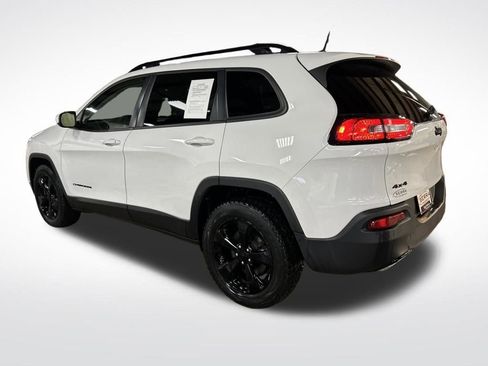 Used 2016 Jeep Cherokee Latitude w/ Cold Weather Group image 3