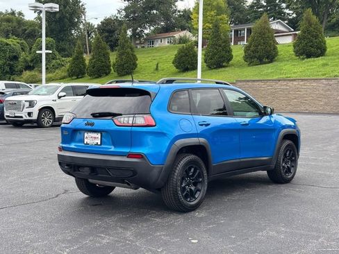 Used 2022 Jeep Cherokee Latitude w/ Trailer Tow Group AWD/4WD image 3