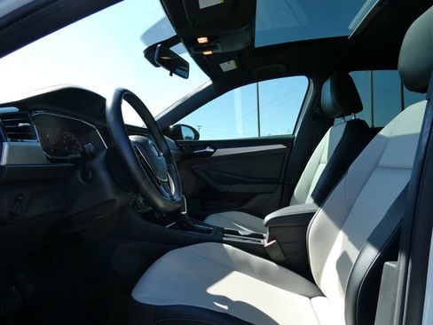 Used 2019 Volkswagen Jetta R-Line image 20