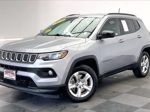 Used 2024 Jeep Compass Latitude w/ Altitude Special Edition AWD/4WD image 12