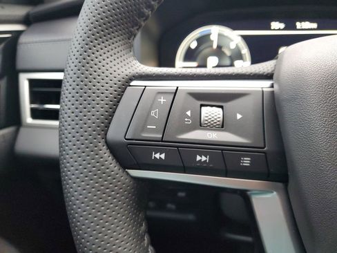 New 2025 Mitsubishi Outlander SE image 20