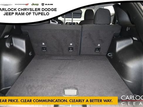 Used 2021 Jeep Cherokee Latitude FWD image 28