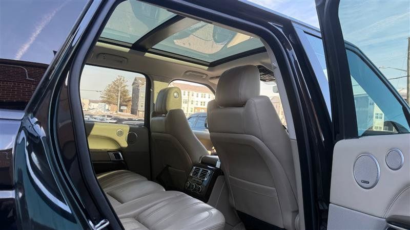 Used 2017 Land Rover Range Rover HSE AWD/4WD image 14