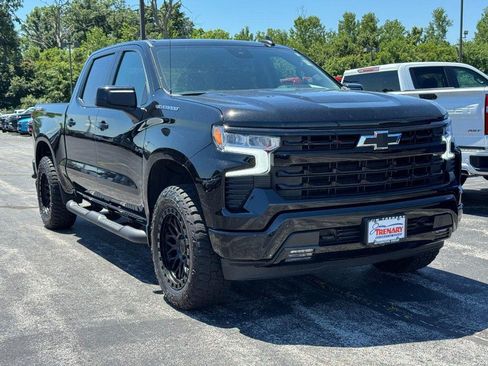 Used 2025 Chevrolet Silverado 1500 RST AWD/4WD image 2