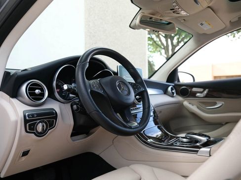 Used 2018 Mercedes-Benz GLC 300 image 18