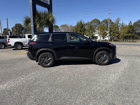 Used 2023 Nissan Rogue S image 8