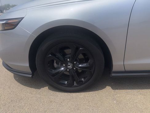 Certified 2025 Honda Accord SE image 9