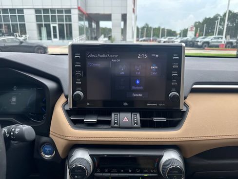 Used 2022 Toyota RAV4 Limited AWD/4WD image 23