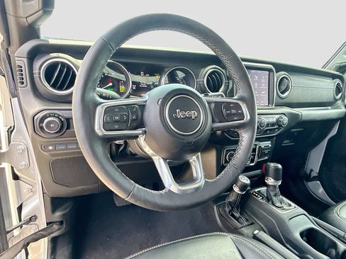 Used 2023 Jeep Wrangler Unlimited Sahara w/ Cold Weather Group AWD/4WD image 12