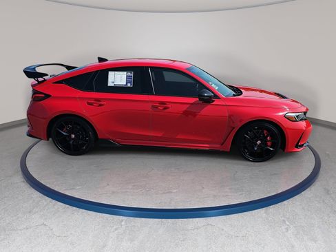Used 2025 Honda Civic Type R image 4
