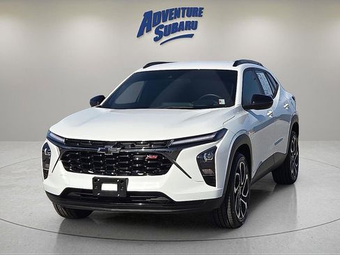 Used 2024 Chevrolet Trax RS w/ Driver Confidence Package image 2