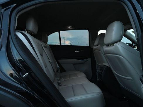Used 2021 Cadillac XT4 Premium Luxury FWD image 21