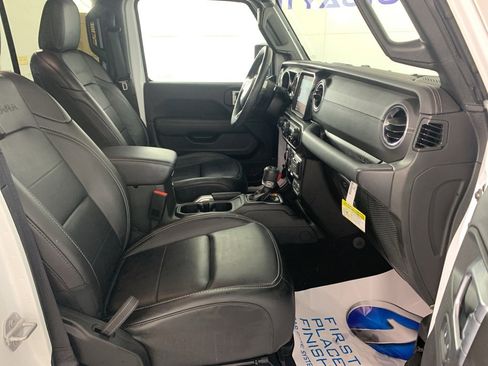 Used 2022 Jeep Wrangler Unlimited Sahara w/ Cold Weather Group image 41