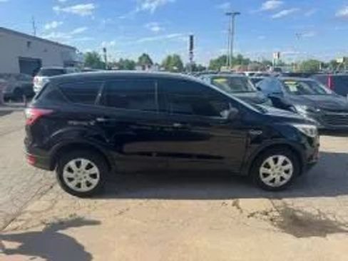 Used 2017 Ford Escape S FWD image 5