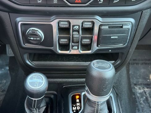 Used 2019 Jeep Wrangler Unlimited Sahara w/ Safety Group image 22