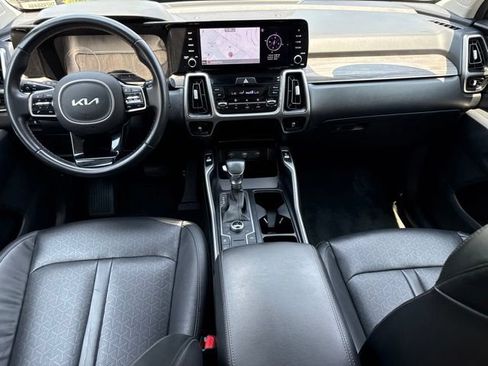 Used 2022 Kia Sorento S w/ Panoramic Sunroof Package AWD/4WD image 4