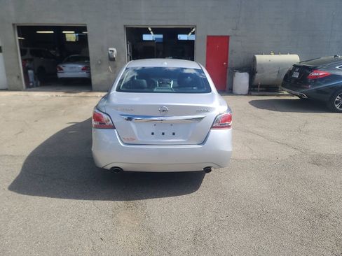 Used 2015 Nissan Altima 3.5 SL FWD image 7