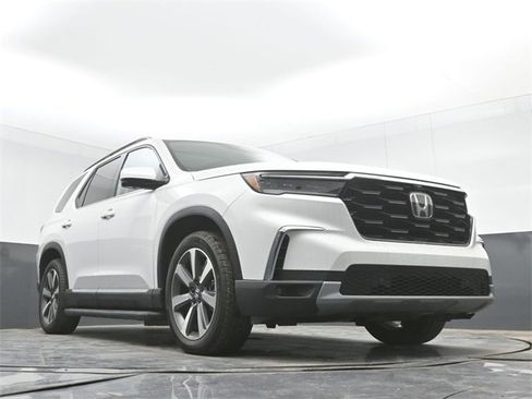Used 2024 Honda Pilot Elite image 44