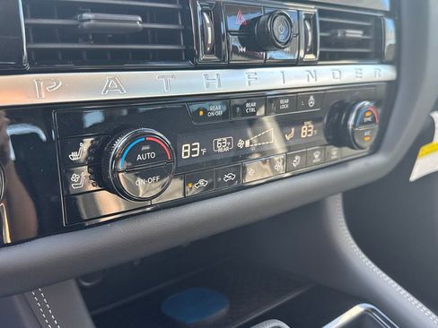 New 2026 Nissan Pathfinder Platinum AWD/4WD image 37