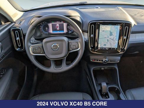 Used 2024 Volvo XC40 B5 Core AWD/4WD image 10
