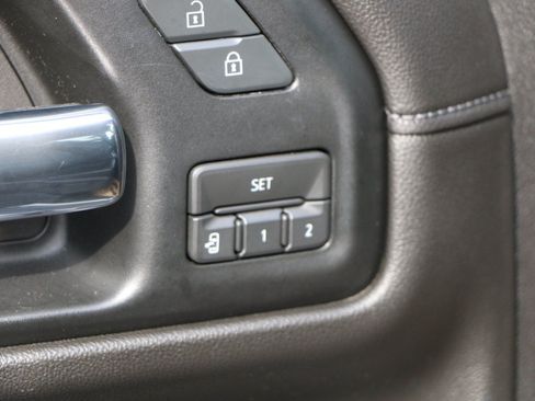 Used 2019 Chevrolet Silverado 1500 LTZ w/ LTZ Premium Package AWD/4WD image 17
