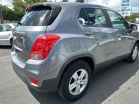 Used 2020 Chevrolet Trax LS FWD image 10