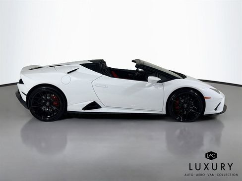 Used 2021 Lamborghini Huracan EVO RWD image 5