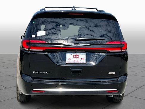 New 2026 Chrysler Pacifica Pinnacle image 5