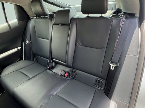 Used 2025 Toyota Prius Plug-In Hybrid FWD image 10