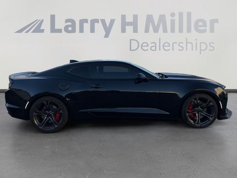Used 2019 Chevrolet Camaro SS RWD image 6