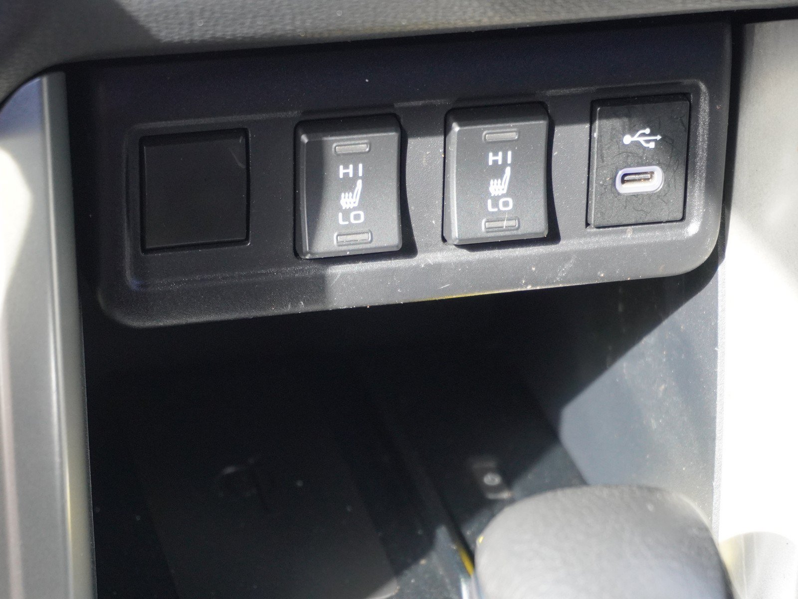 Used 2023 Toyota Corolla Cross XLE w/ Convenience Package AWD/4WD image 23