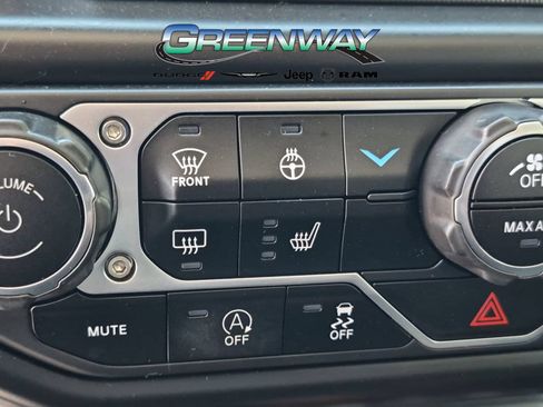 Used 2023 Jeep Gladiator Sport AWD/4WD image 19