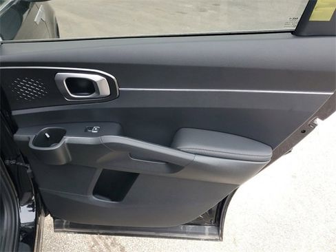 New 2025 Kia Sorento EX image 33
