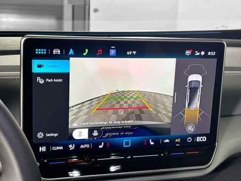 Certified 2025 Volkswagen ID.4 Pro image 15