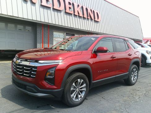 Used 2026 Chevrolet Equinox LT AWD/4WD image 10