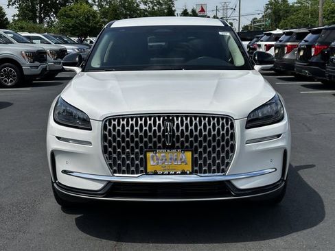 Used 2023 Lincoln Corsair AWD w/ Equipment Group 101A image 2