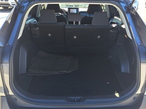 Used 2019 Toyota RAV4 LE image 31