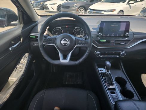 Used 2025 Nissan Altima 2.5 SV AWD/4WD image 13