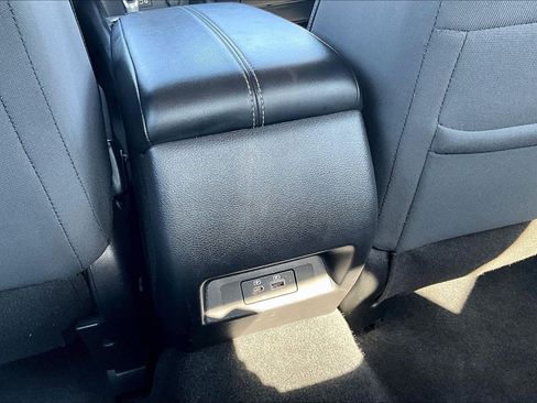 Used 2025 Nissan Altima 2.5 SV FWD image 11