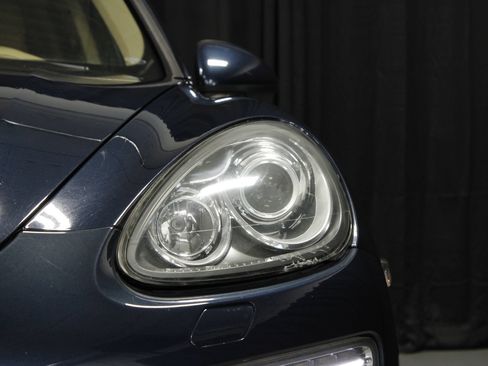 Used 2011 Porsche Cayenne S AWD/4WD image 21