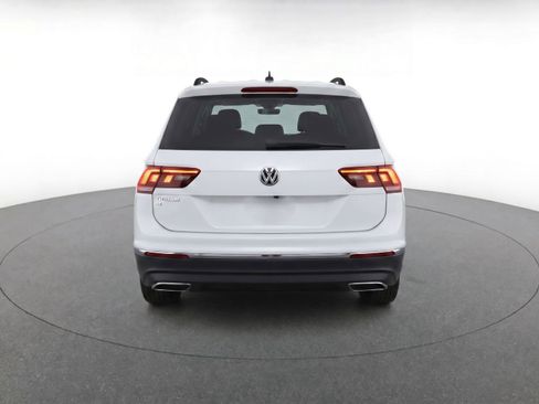 Used 2020 Volkswagen Tiguan SE w/ Panoramic Sunroof Package FWD image 7